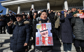 韩国反对党拟弹劾总统 尹锡悦戒严的政治豪赌引发轩然大波